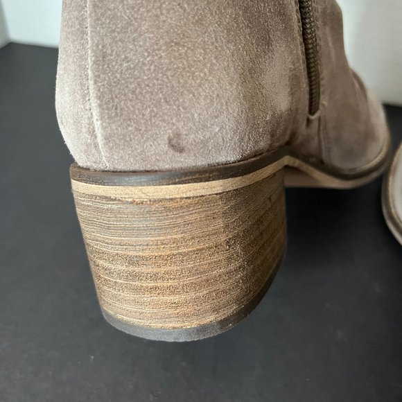 Seychelles Hawthorn Suede Ankle Bootie - Picture 6 of 11